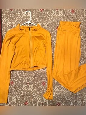 Women Ara Mustard Yellow Zip-Front Crop Jacket with High-Waist Leggings XL